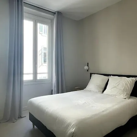 Apartment Centre *